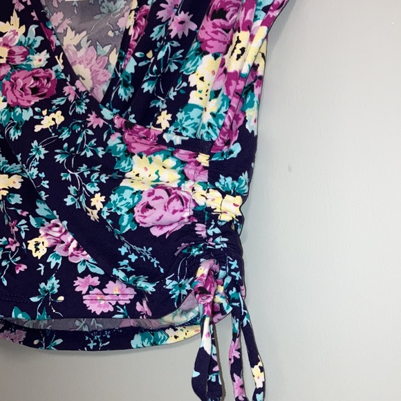 Size Small Top - Picture 5 of 6